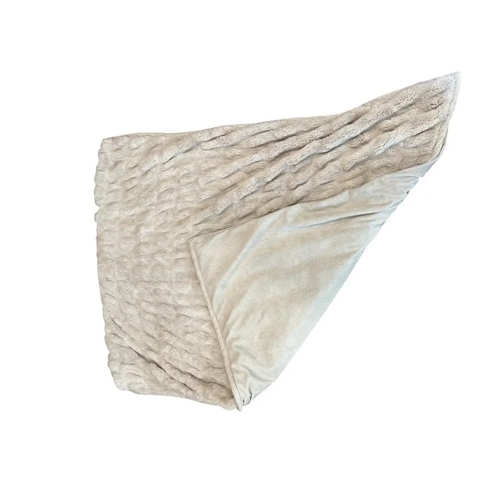 POTTERY BARN Faux Fur Ruched Throw Blanket in Champagne